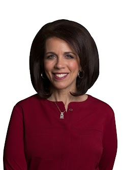 bonnie-maroonshirt